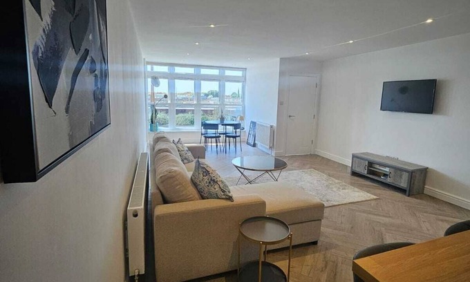 Littlehampton Apartment | River Breeze Apartment 1