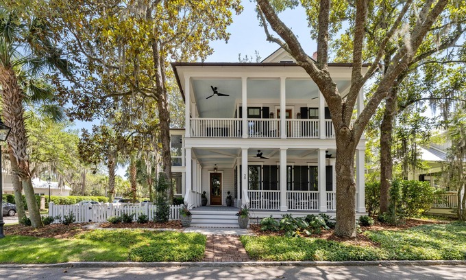 Bluffton House | River Grass House - 5 BD with Enchanting Courtyard