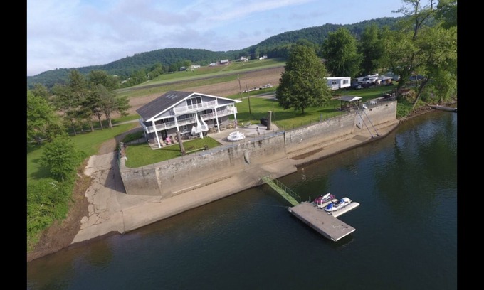 Nisbet House | River house in Linden/Williamsport