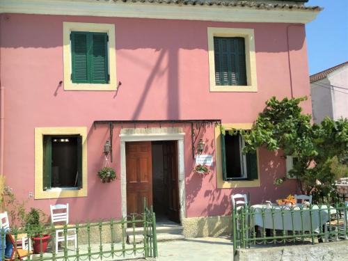 Melikia House | RIVER HOUSE MARIA