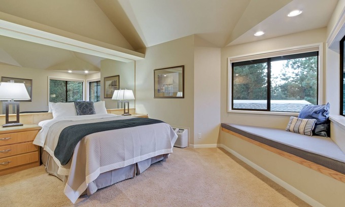 Century West Hotel | River Ridge 428B - Meredith Lodging, Private, Hotel Style Suite in Bend