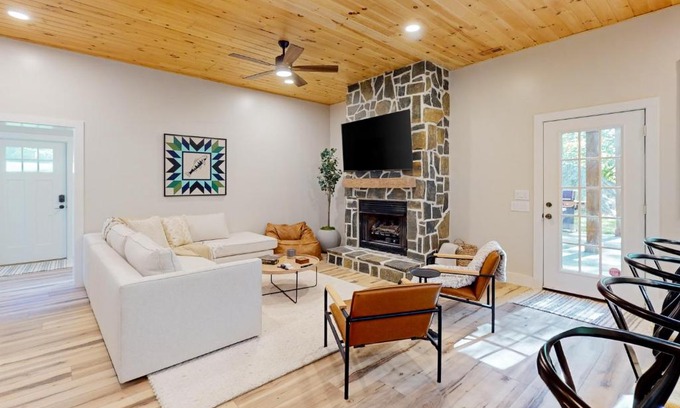 Foscoe House | River Rock Cottage