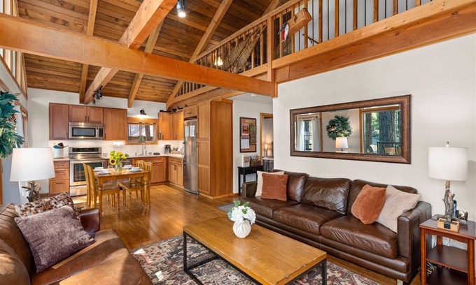 Leavenworth House | River`s Run - Your Riverfront Cabin