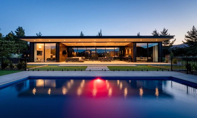 Albert Town House | Riverbank Luxury - Hosted by NZSIR Luxury Rental Homes
