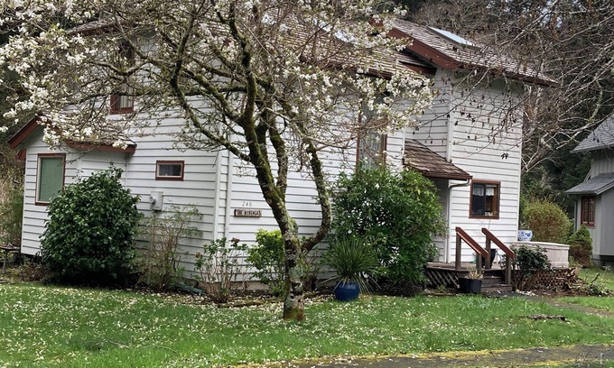 Yachats House | Riverfront Beach House Rental
