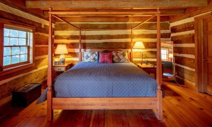 Luray Cabin | Riverfront Cabin! Farm, Kayaks, Trail & Fireplaces