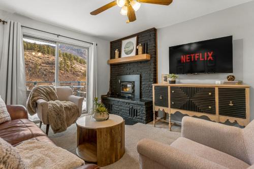 Bailey House | Riverfront Cabin W Pool Access & Bbq
