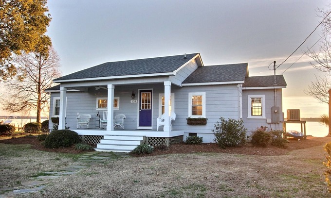 River Road Cottage | Riverfront Cottage Close To Washington, Bath And Belhaven!