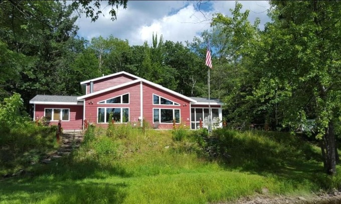 Wallace House | Riverfront Private Wooded 4-Season Cottage Retreat