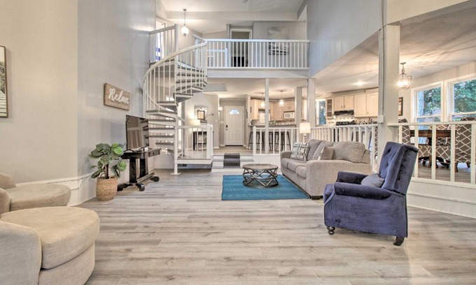 Savannah House | Riverfront Savannah Getaway with Pool and Dock!