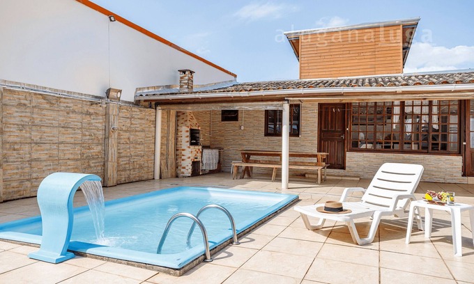 Caiacanga House | Riverside House - With Pool