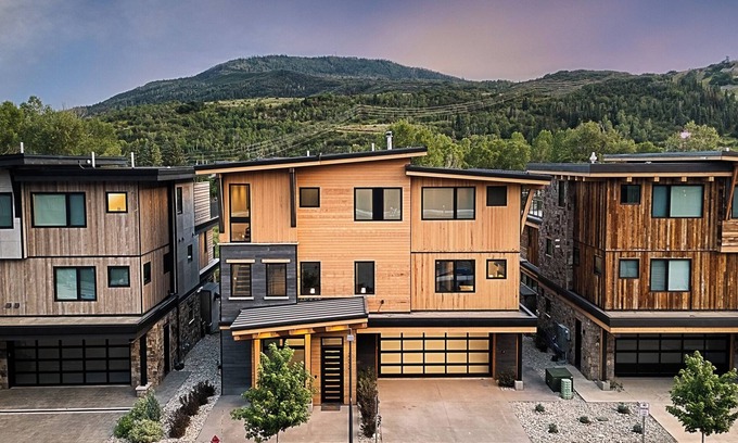 Old Town House | Riverside Luxury in Downtown Steamboat | Triple 3 Lodge