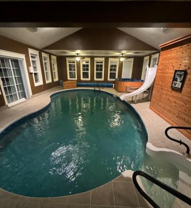 Clarke's Beach Ski Chalet | Riverside Pool Chalet !