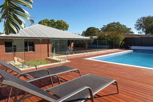 Rivervale House | Rivervale Retreat - Spacious Family Living