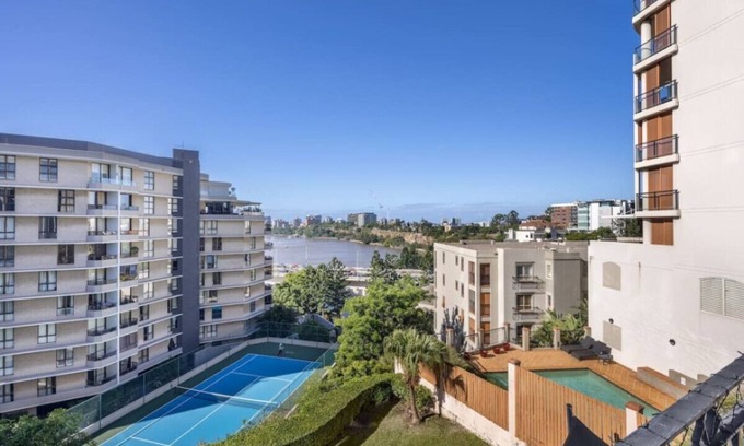 South Brisbane Apartment | Riverview casa/walk to Mater & children hospital