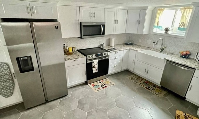 Holladay House | Road to Olympus 4BR House with 2 kitchens, 2 laundries, 2 driveways, 2 entrances