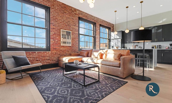 Arts/Warehouse District Apartment | Roami at The Lola Near French Qtr #19