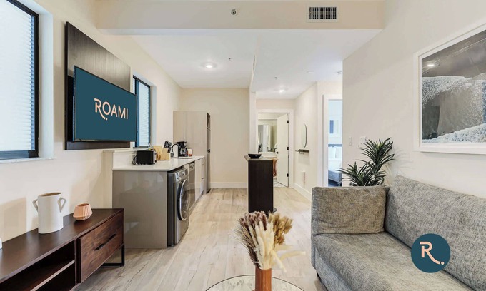 Midtown Apartment | Roami at The Palace | 2 Bedroom | Queen #16