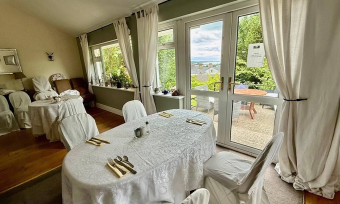 Cobh Bed & Breakfast | Robin Hill House