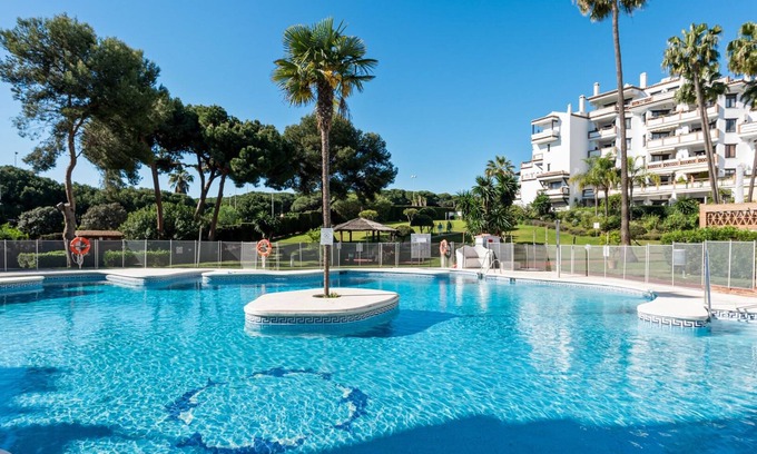 Calahonda Apartment | Robina | Beachfront apartment in Mijas