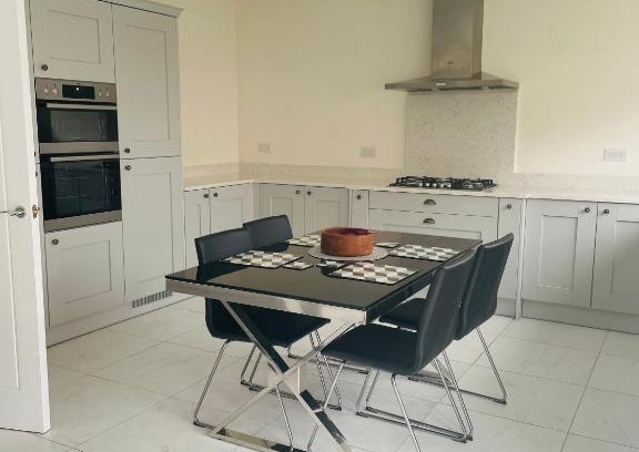 Hoylake Bed & Breakfast | Robins Nest Guest House