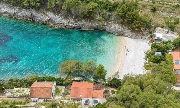 Zrnovo House | Robinson home in Žrnovo with Seaview, Terrace (3637-2)