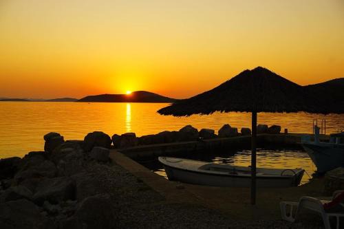 Tkon Villa | Robinson house Vitane