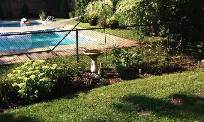 Dennis House | "Robyn's Nest" A private home, with swimming pool, close to Dennis Bay Beaches
