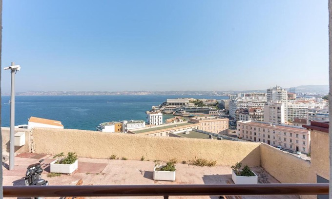 Saint-Lambert Apartment | ROCCA BIANCA - Sur la roche face à la mer et la bonne mère