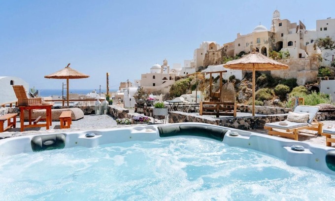 Emporio Villa | Rock Villas Complex 5BR Cave Villa w/Pool, Hot Tub & Castle View