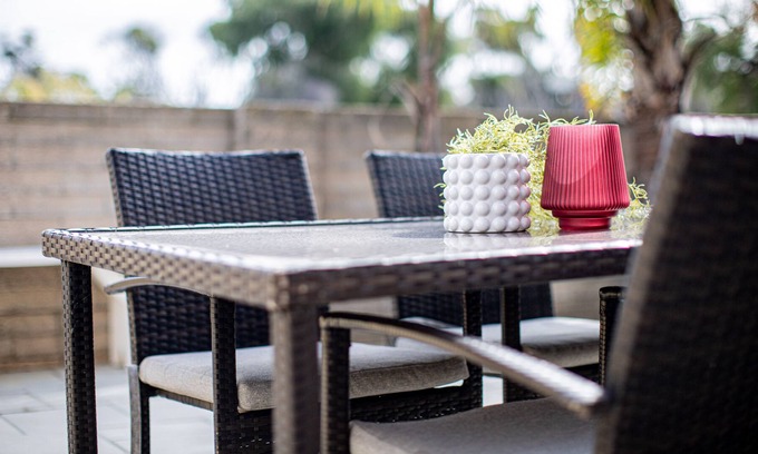 Rockingham House | Rockingham Beach Breeze: 2BR Retreat