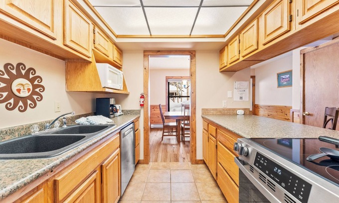 Historic District Villa | Rockridge #49