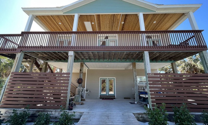 North Captiva House | Rockstar Beach House North Captiva Island, 25’ boat slip, NCIC pools, golf cart