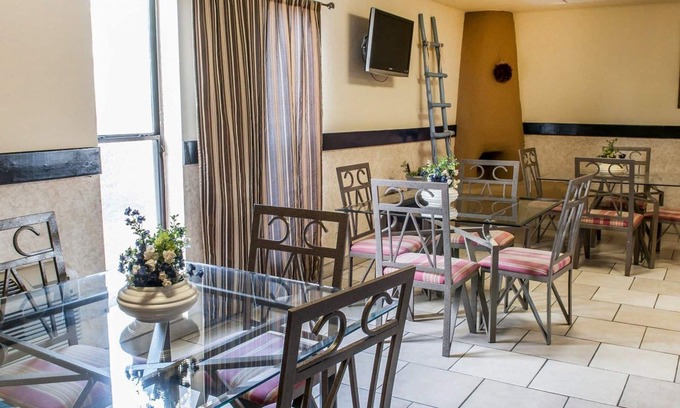 Espanola Hotel | Rodeway Inn Española