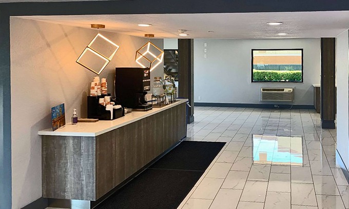 Southeastern Sacramento Hotel | Rodeway Inn Sacramento - University Area
