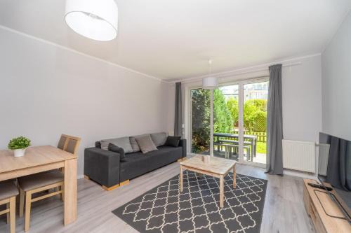 Przymorze Apartment | Rodzinny Apartament 3city z 5 Sypialniami, Parkingiem i Ogródkiem by Noclegi Renters