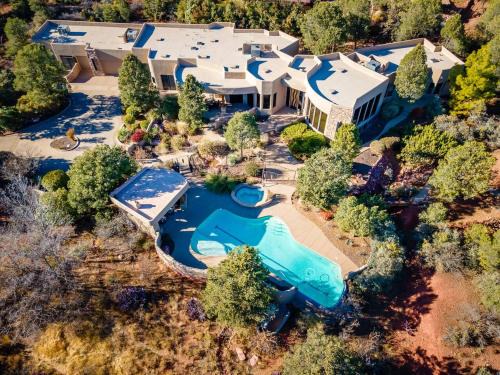 Sedona House | Rolling Sedona Paradise 4 Bdrm, 4.5 BA, Pool