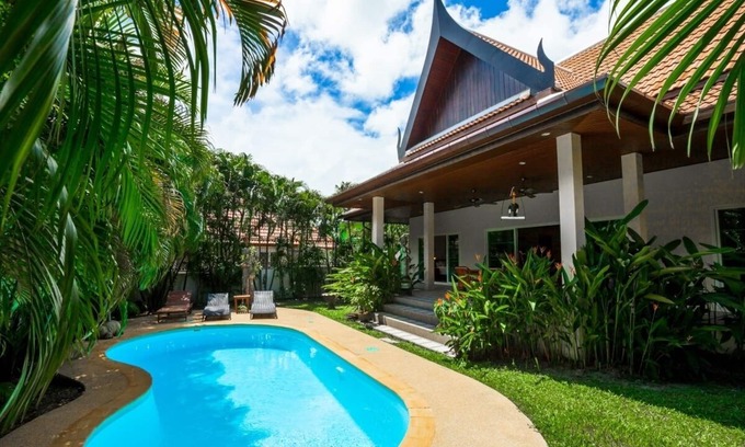 Ban Saiyuan Villa | Romanee - 2BR Comfortable Pool Villa