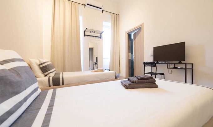 Picanello-Ognina-Barriera-Canalicchio Bed & Breakfast | Romano Rooms