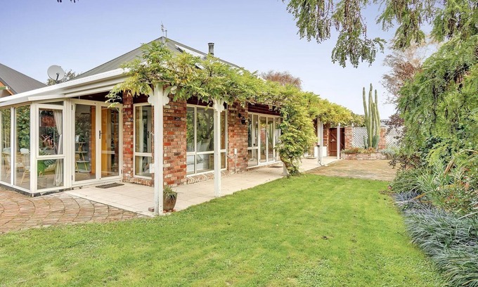 Halswell House | Romantic Classic and Sweet Holiday House