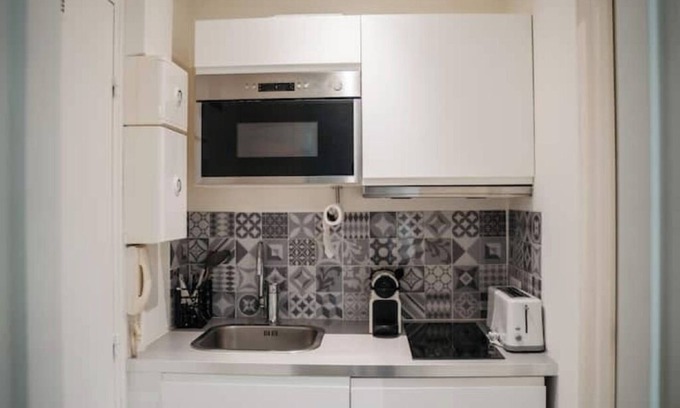 Villejuif Apartment | Romantic & connected 10 min from line 14 + parking lot