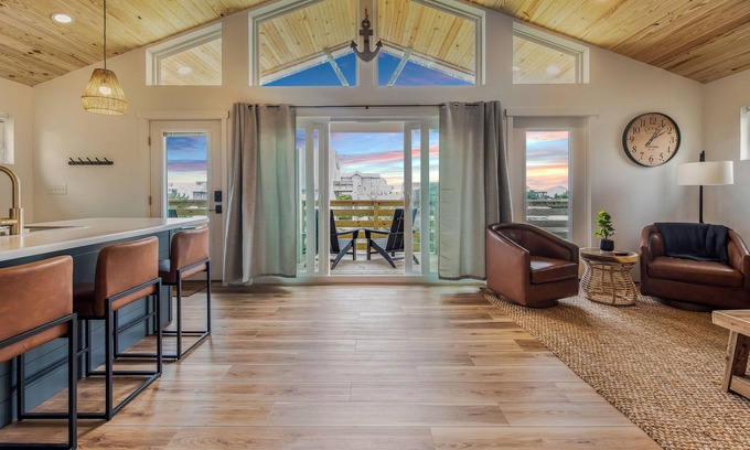 Kinnakeet Cottage | Romantic Couples Beach Getaway-2 Bedroom Cottage-Short Walk To Beach