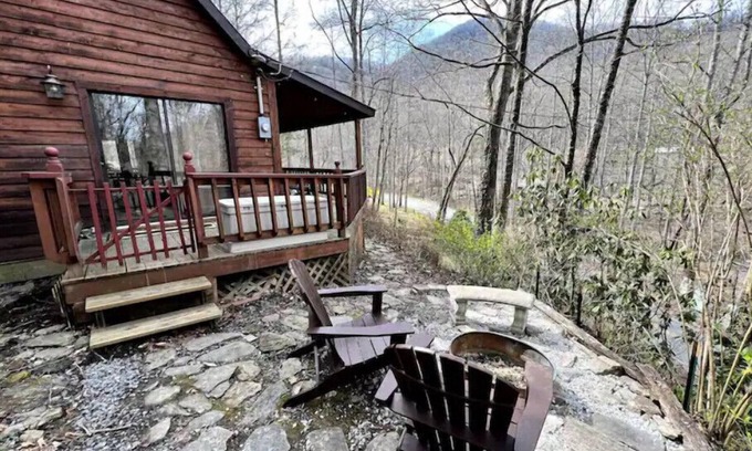 Whittier Cabin | Romantic Creekside Cabin w/hot tub Near Smoky Mountains National Park