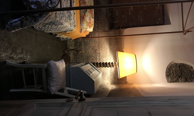 Coste House | Romantic escape in the millstone
