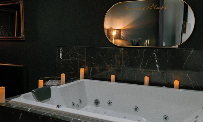 Cherbourg-en-Cotentin Apartment | Romantic Night Getaway