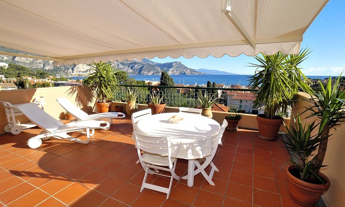Cap-Ferrat Apartment | Romantic Apartment with Amazing SEA VIEW WI-FI & PARKING