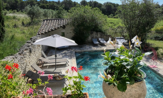 Solerieux House | Romantic getaway in the Drôme, view of the vineyards