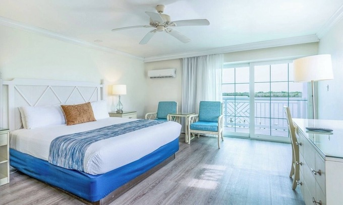 Captiva Hotel | Romantic Getaway Unit w/Scenic Bay Views & Private Balcony | Parking | Pool