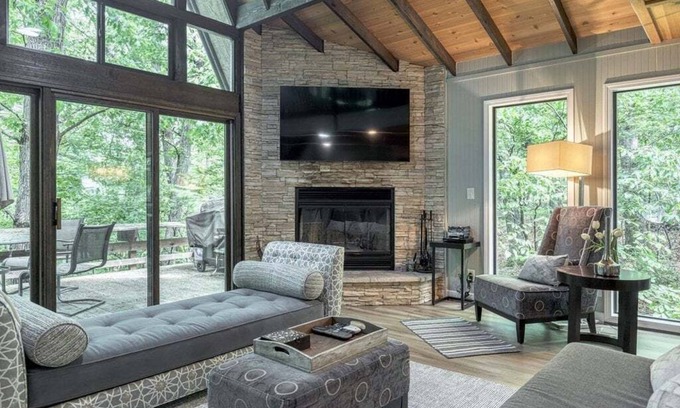 Wright City Ski Chalet | Romantic Innsbrook Woodland Escape