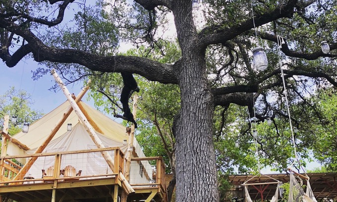 Spicewood Bed & Breakfast | Romantic Lakefront Escape: Massage, Yoga, Winery, Kayaks, SUPs, Krause Springs!